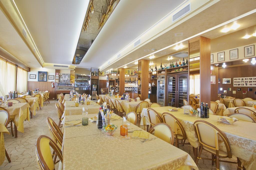 Hotel Sara Caorle Exterior photo